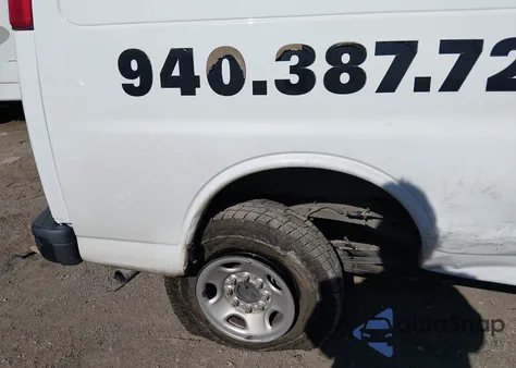 2020 GMC Savana Cargo Rwd 2500 Extended Wheelbase Work Van z USA, uszkodzony, nr VIN 1GTW7BFG2L1193613